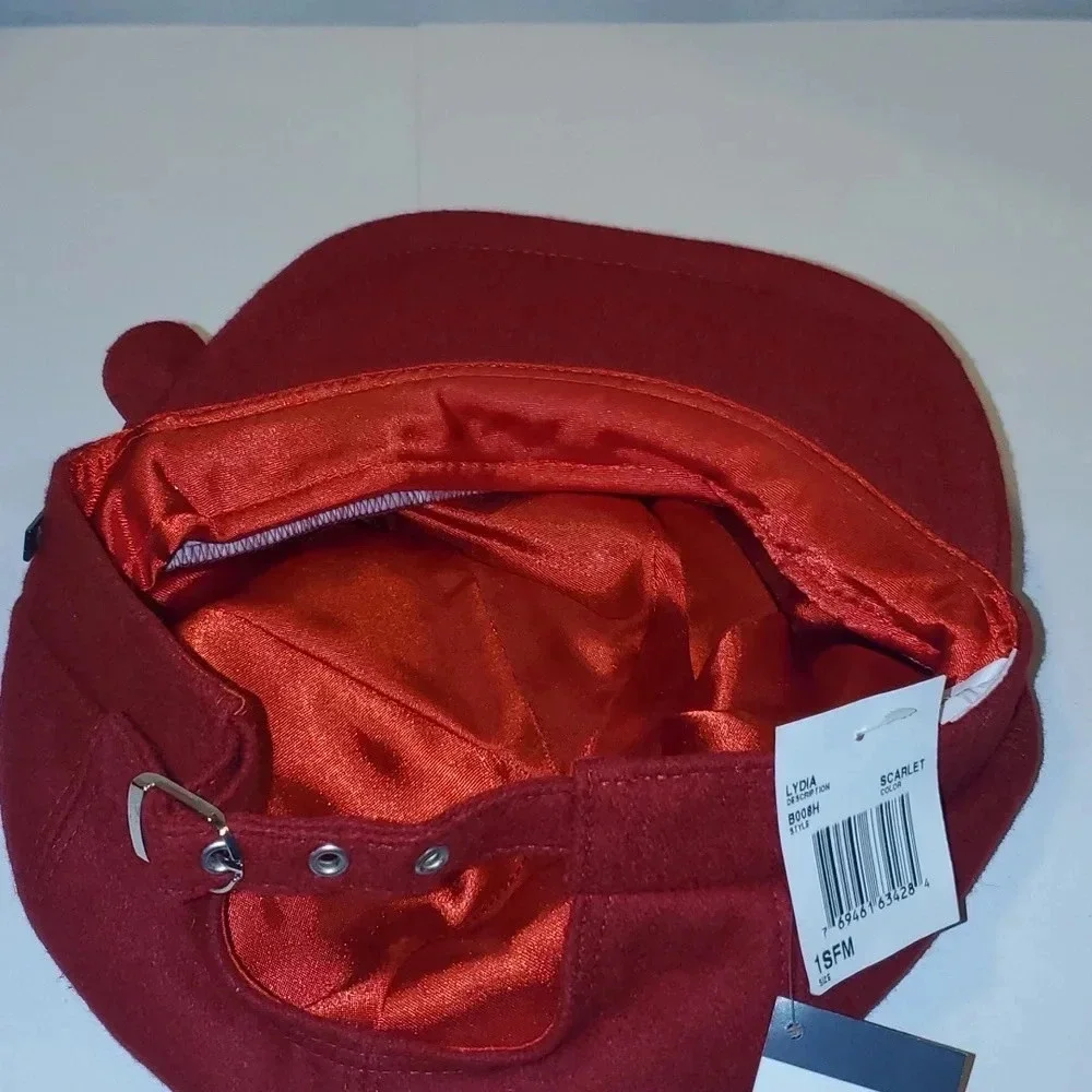 BETMAR RED WOOL ADJUSTABLE CAP BERET WITH FLOWER NWT